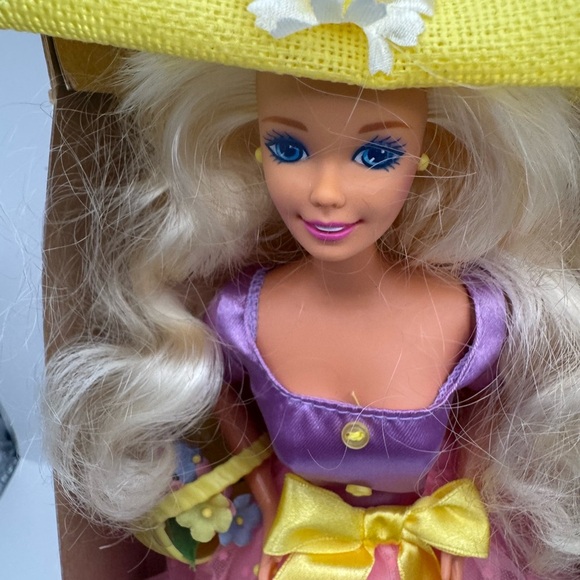 Barbie Vintage Spring Blossom  Doll Avon Special Edition Toy Collectible W/Hat - Picture 3 of 11